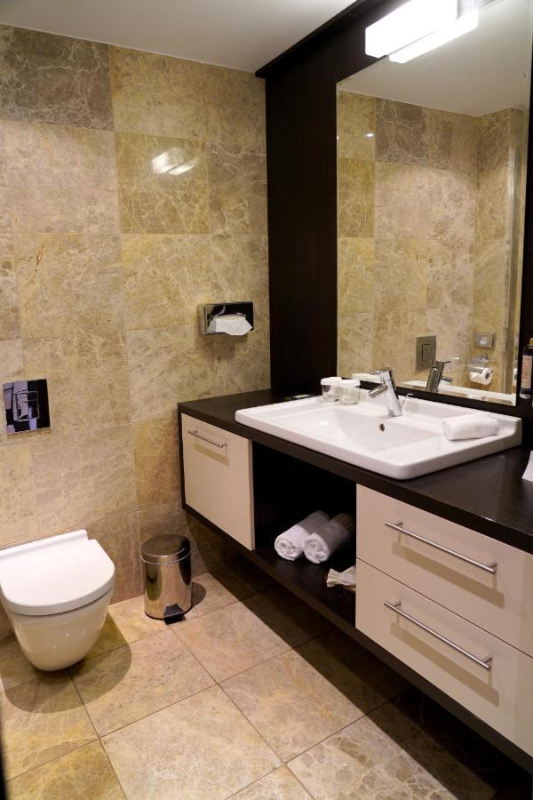 Hotel Mousson Nagymihály Kültér fotó