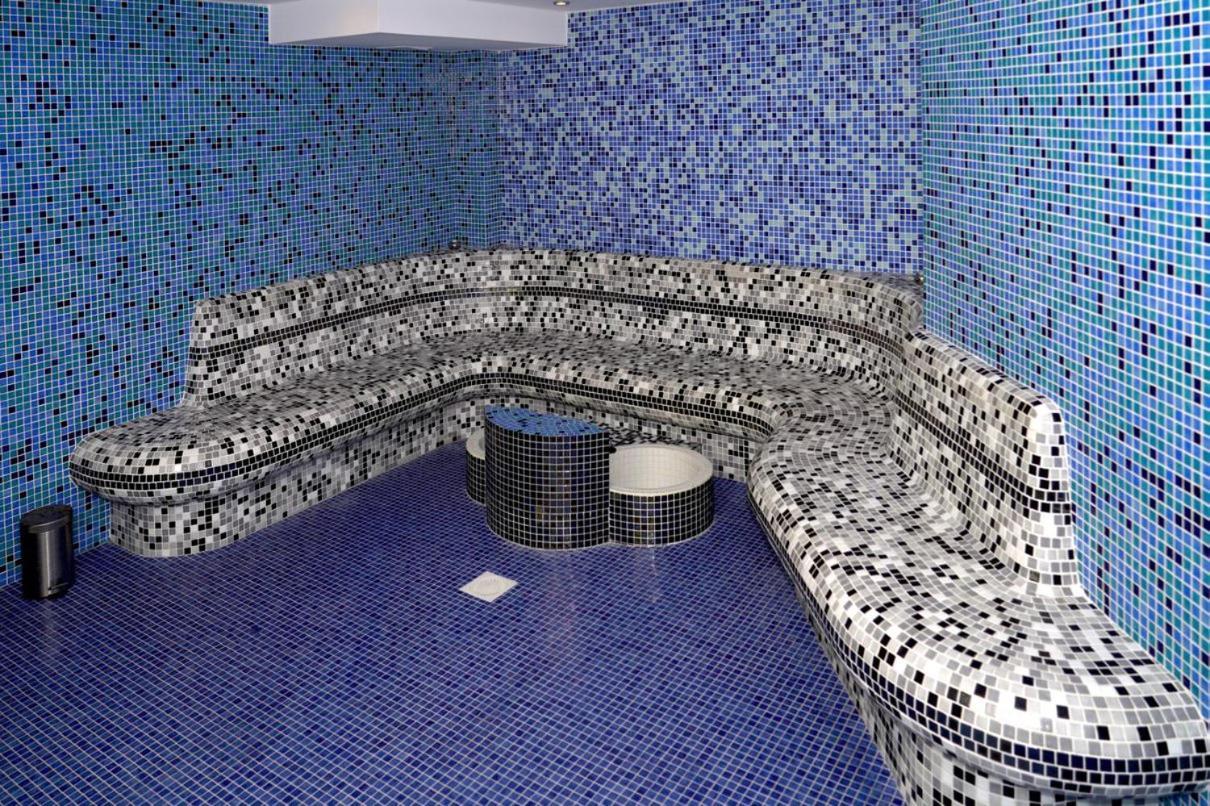 Hotel Mousson Nagymihály Kültér fotó