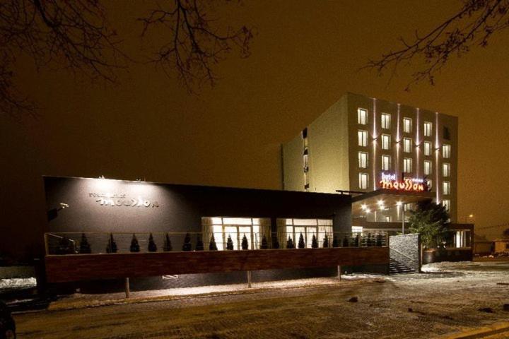 Hotel Mousson Nagymihály Kültér fotó