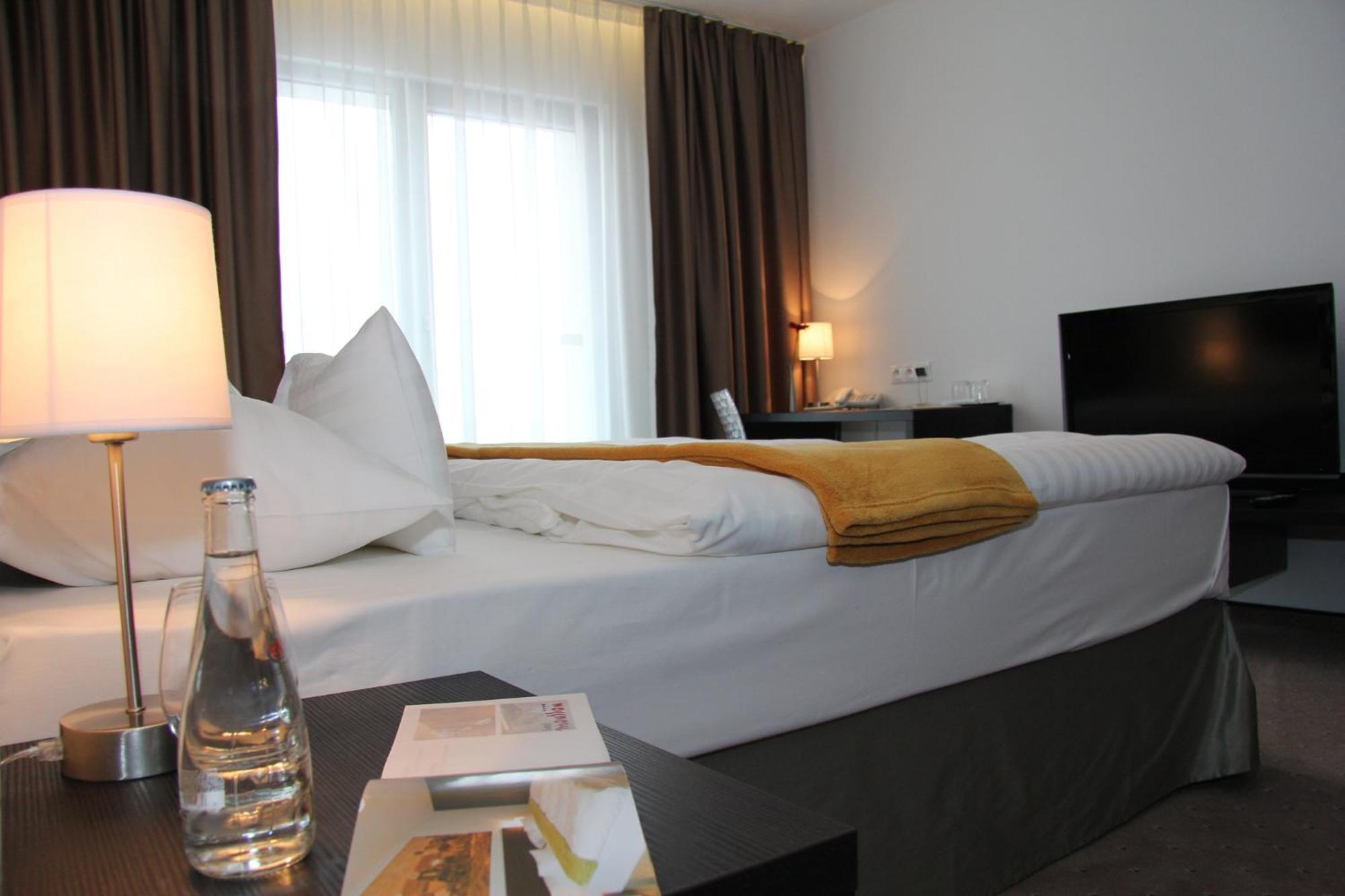 Hotel Mousson Nagymihály Kültér fotó