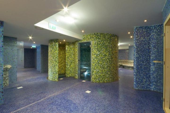 Hotel Mousson Nagymihály Kültér fotó